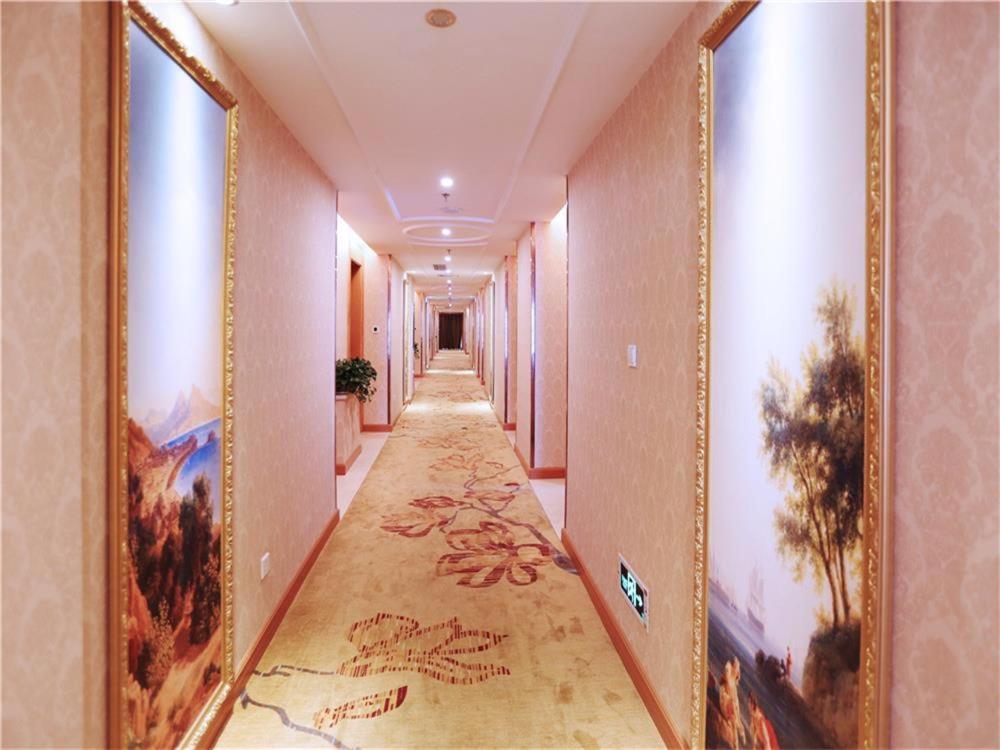 Vienna International Hotel Yantai Changjiang Road Xingyi Square Branch Exteriér fotografie