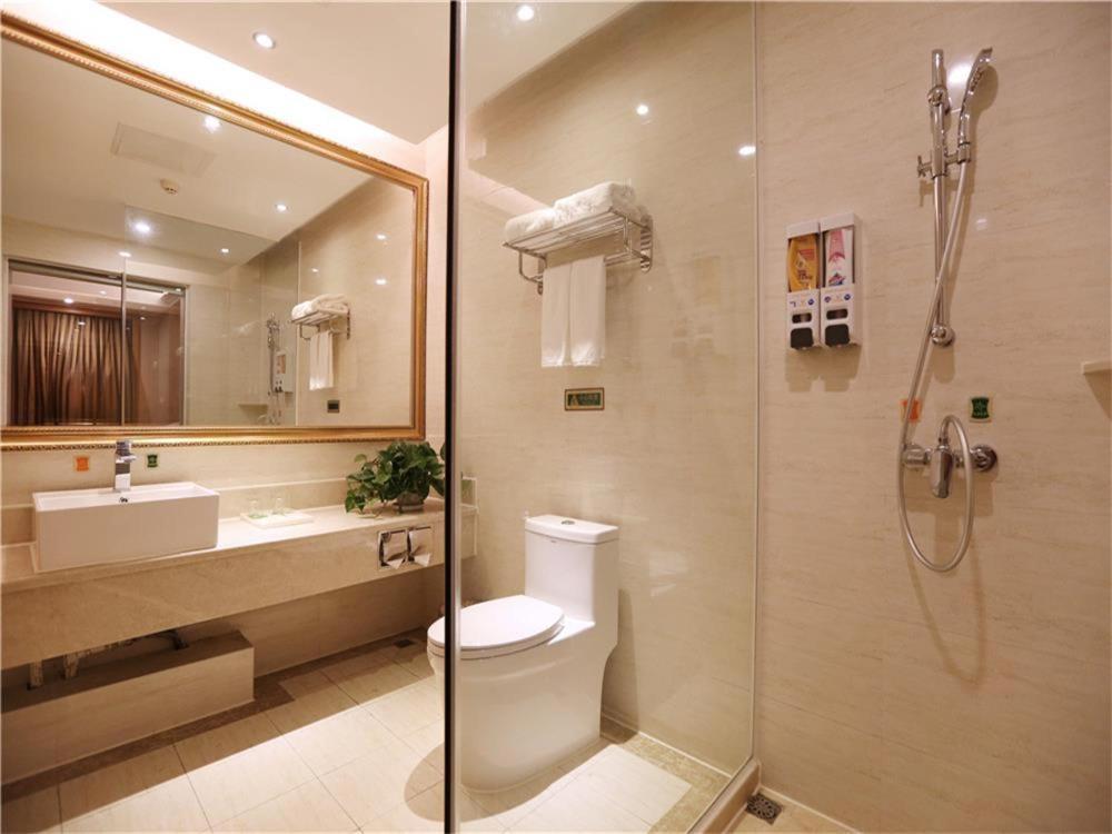 Vienna International Hotel Yantai Changjiang Road Xingyi Square Branch Exteriér fotografie